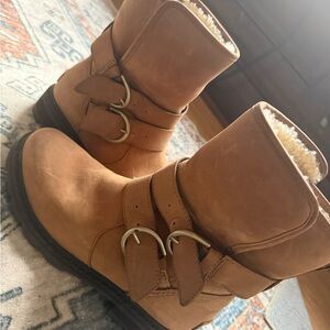 Sorel Brown Shearling-Lined Winter Boots with Buckle Straps